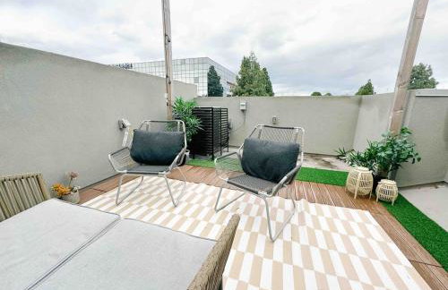 Central, Urban Townhouse with Private Roof Deck - Foto 16