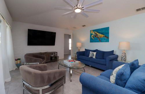 Ultimate Family Escape Near Disney - Sparkling Pool, Hot Tub & Epic Private Movie Room - Foto 49