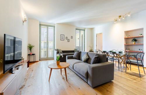 Hostdomus - Lagrange Luxury Apartment - Photo 11