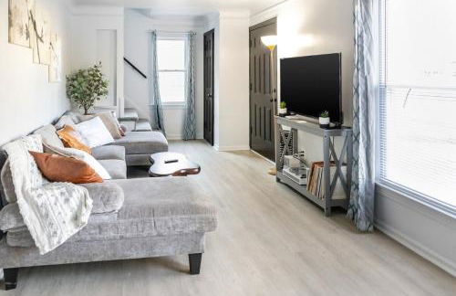 Euclid Near Lake Erie Cleveland king bed - Foto 59