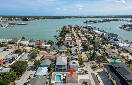 Madeira Beach House Fall Special! Private Heated Pool & Steps to Beach! - Photo 21