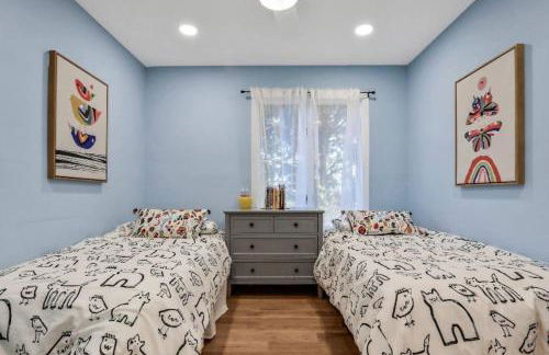 3 Bedroom Hilltop Escape with 5 Private Acres and Hot Tub - Foto 12