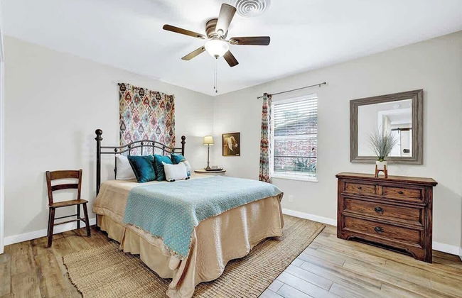 The Billie Goat Haus - Hot Tub -steps to Main St! - Foto 9