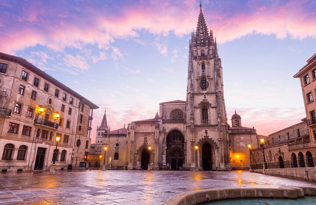 Visita guiada Premium para grupos pequeños a Oviedo Monumental - Foto 1