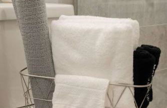 Prime OTR off Vine St, Lux Full Bed, Fast WiFi, Fully Equipped, 50in TV, Sleeps 4ppl - Foto 15