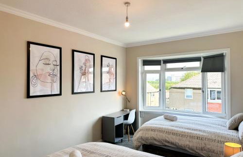 4 Bedrooms Homely House - Sleeps 6 Comfortably with 6 Double Beds,Glasgow, Free Street Parking, Business Travellers, Contractors, & Holiday-Goers, Near All Major Transport Links in Glasgow & City Centre, Perfect for Common Wealth Games 2026 - Foto 11