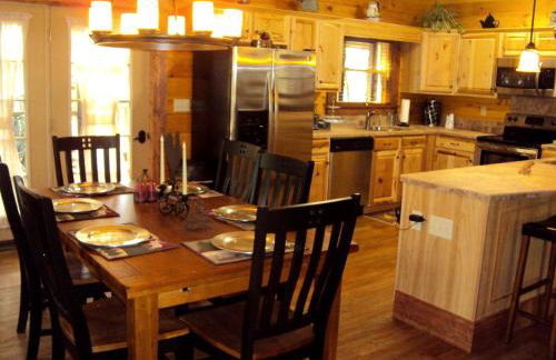 Charming Log Cabin Rental for a Group Getaway in Shenandoah, Virginia - Photo 14