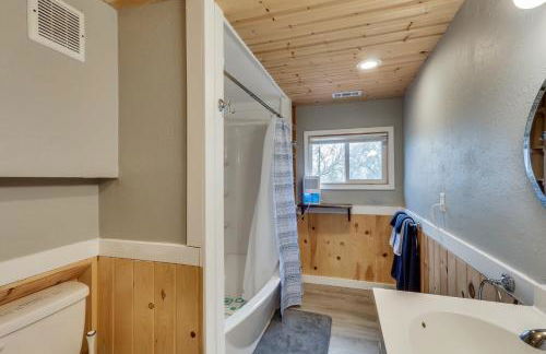 Charming Happy Valley Home 13 Mi to Portland! - Foto 23