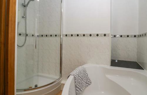 Time and Tide - Photo 27