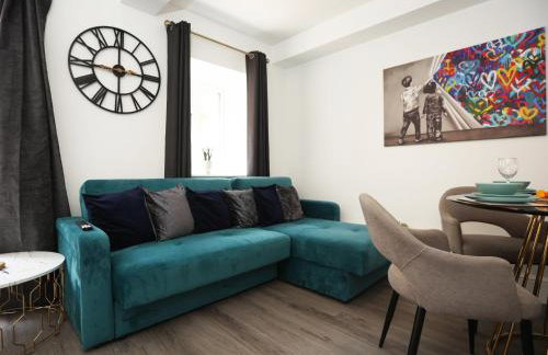 North Rd Apartment with Garden by N And N Stays Ltd, Close to vibrant Gloucester Rd with plenty of restaurants and shops near by, free on street parking - Foto 3