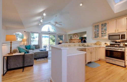 Scenic Smith Mountain Lake Getaway with Deck and Dock! - Foto 33