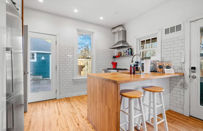 Maple Manor - Photo 10