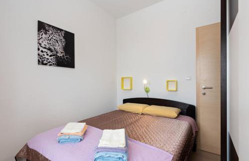 Simplistic Apartment in Neviđane near Sea Beach - Foto 8