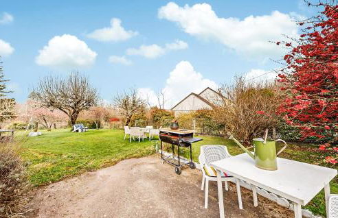 1 Bedroom Amazing Apartment In Treignac - Foto 2