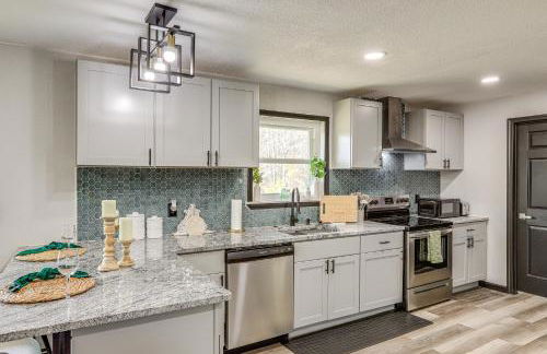 Near Lakes and Golfing Spacious Loganville Home! - Foto 9