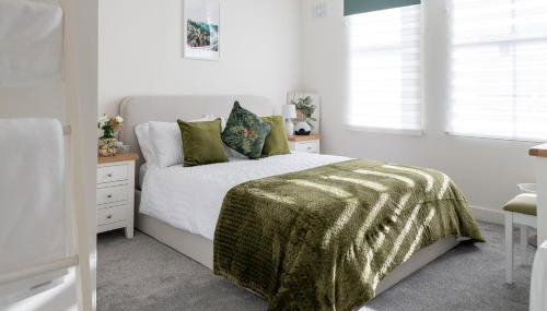 Bright and Spacious 2-Bed Apartment - Foto 1