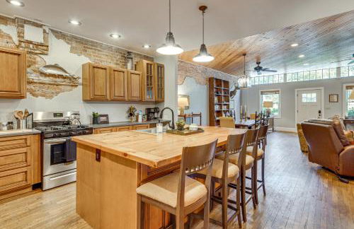 Private Hot Tub, Steps to Main St Saluda Retreat - Foto 18