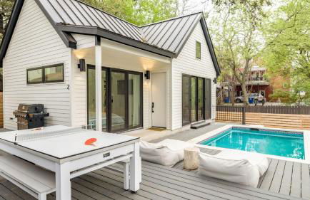 6BDR Luxe Pool Retreat • City Views Ping Pong Foosball Guest House Henley - Foto 73