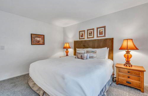 Modern 3BD -Walk to Lake & Beach - Foto 31