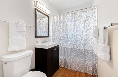 Ultimate Chill Zone | Bbq, Bikes, Pet Friendly!! - Foto 13