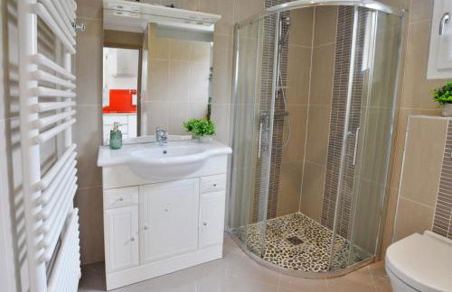 Ebène studio Centre ville Climatisation Terrasse Disneyland 4 personnes et 1 bébé - Foto 9