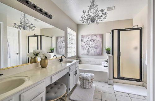 Mod Casa Grande Home with Patio on the Water! - Foto 15