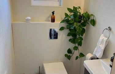 Richmond Hill Cottages, Exclusive 6 bedroom Farm House, Markington with heated pool - Photo 42