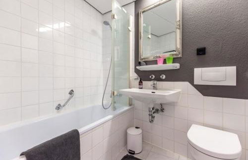 Studio an der Kongresshalle mit Blick über die Stadt - Foto 13