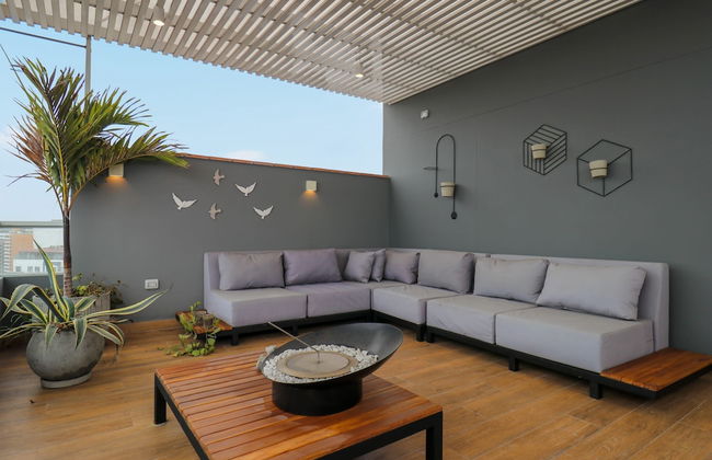 Elegant 3BR Duplex With Balcony in Miraflores - Photo 56