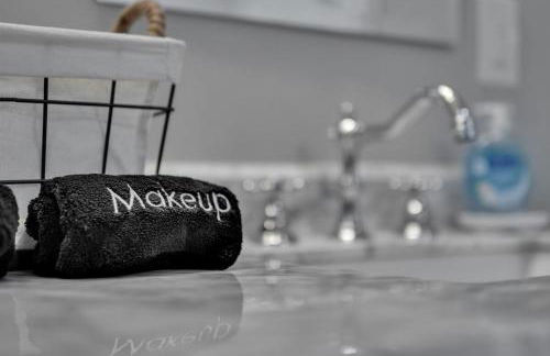 Lake Laurel Lux retreat-King-Dogs Welcome! Sleep 6 - Foto 4