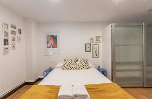 Tranquilo con Wifi y cercano al metro - Foto 9