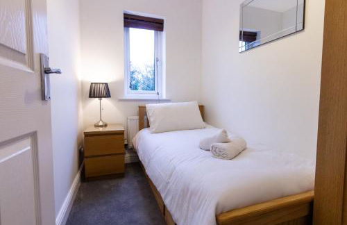 Charming Home in Bromsgrove - Perfect for Groups - Foto 26