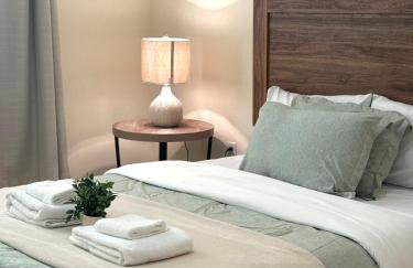 Spacious 3BR 3BA Home ,Sleep 9,3 Car Garage Garden Near DTLA Pasadena Hollywood - Foto 9