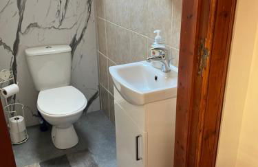 4 bed bungalow near Airport - Foto 24