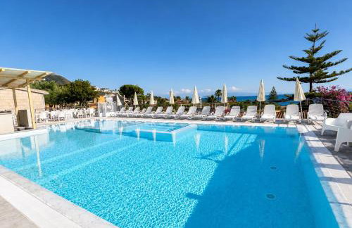 Ninfa Sul Mare Apartments - Piscina con Area Relax e Parcheggio Gratuito - Foto 4