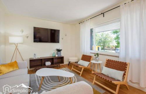 Peaceful home w fire pit & game room - Foto 2