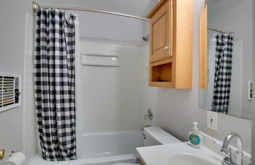 The Cabernet Cabin Defiance Home on Katy Trail! - Foto 14