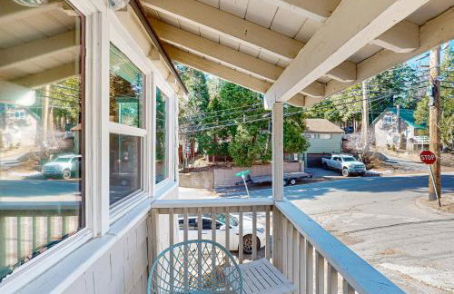 Relaxing Retreat with Deck, 1 Mi to Lake Arrowhead! - Foto 22