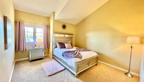 Stunning Panoramic Waterfront Pool Home Escape - Foto 3