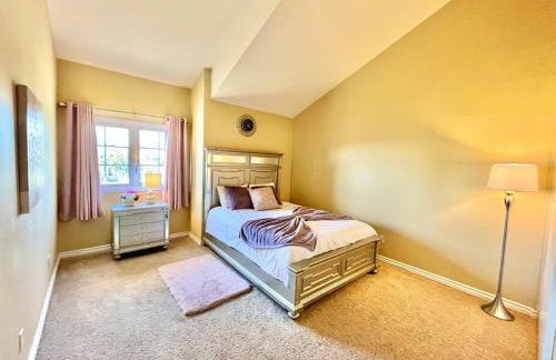 Stunning Panoramic Waterfront Pool Home Escape - Foto 3