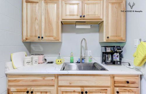 The Moose #10 - Stylish Loft with King Bed, Free Parking & Wi-Fi - Foto 40