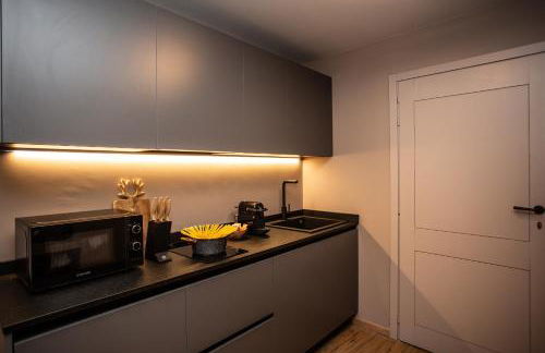 WHISPERING PINES LODGE Mountain view apartment with ski-in access - Foto 41