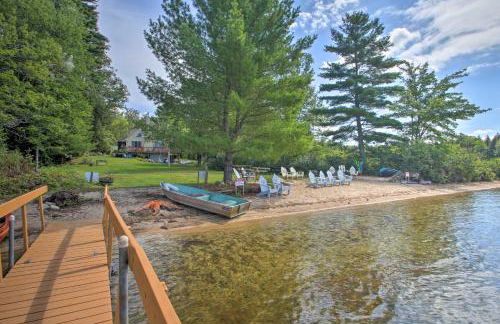 The Cedars Cabin with Beach Access on Panther Pond - Foto 2