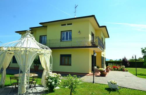 Villa in Montecarlo With Pool and Scenic Views - Foto 11