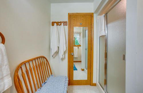 Sauna and Fireplaces! Lakefront Cadillac Retreat - Foto 20