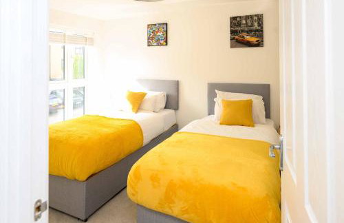 Cosy 5 Bedroom House With Parking - Foto 18