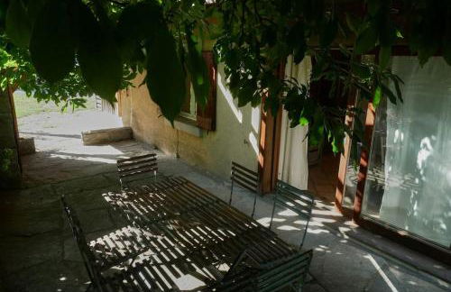 Beautiful 3 Star renovated Apt Sleeps 7 - Photo 31