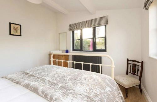 House & Annexe Sleeps 18 Heated Pool - Photo 49