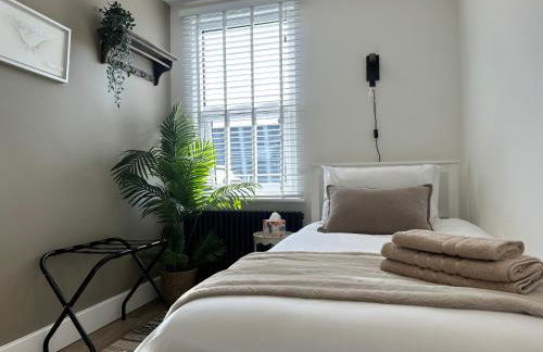 Urban Chic- Stylish Flat in the Heart of St Albans - Photo 48