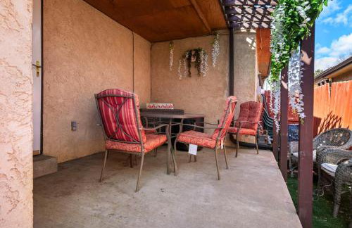 A Denver Oasis 15 Min to the Bronco Stadium 3 Bedroom with a King Suite - Photo 16